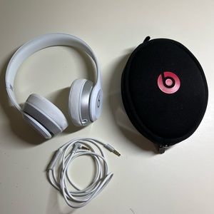 Beats: White with cord and case